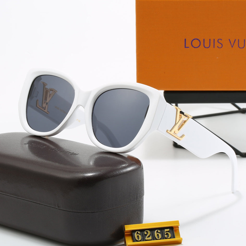 Louis vuitton Elegant Butterfly Bold Frame Sunglasses with Letter Detail (Model 6265) Butterfly